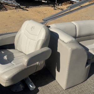 Premium pontoon boat seats