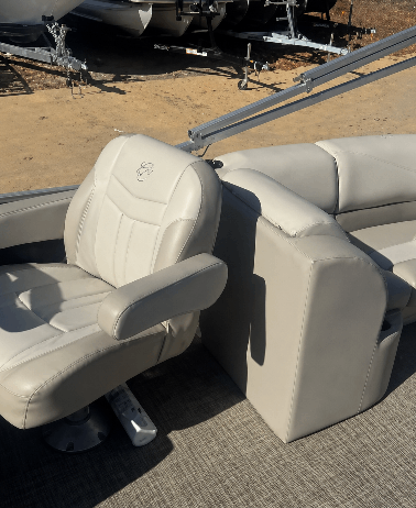 Premium pontoon boat seats